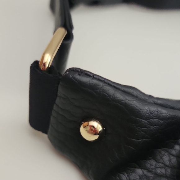 Juicy Couture Black Vegan Leather Fanny Pack / Belt Bag – Gold Logo - Picture 5 of 11